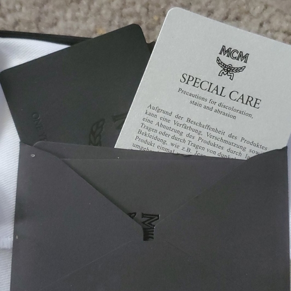 Mcm leather HOST PICK  diamond wallet dust cover warr…special lowered - Picture 4 of 14